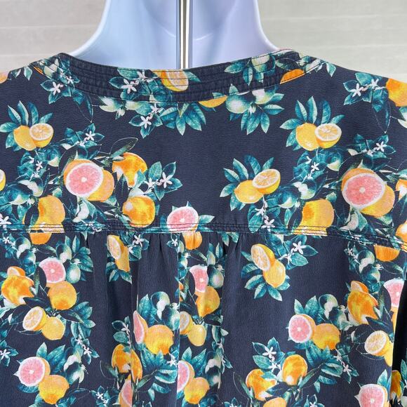 Banana Republic Womens‎ Lemon Print Washable Silk Top Size M Whimsical Work - Picture 3 of 6